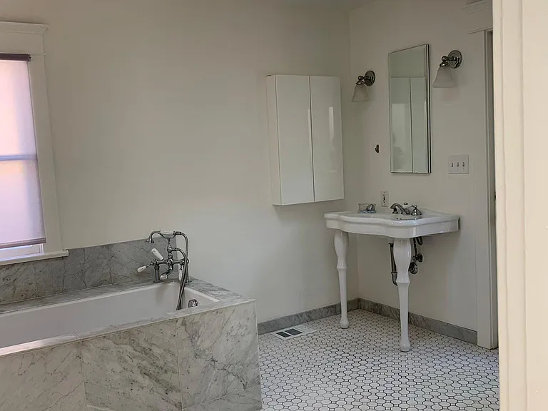 1122 Manzanita St — Photo 18