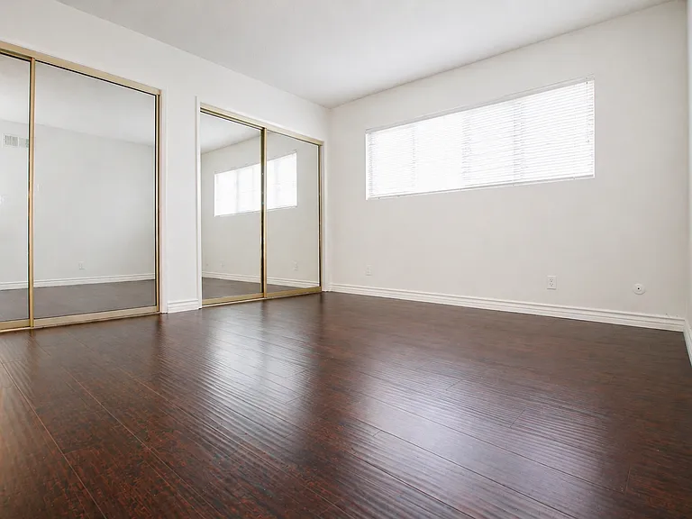309 S Doheny Dr — Photo 11