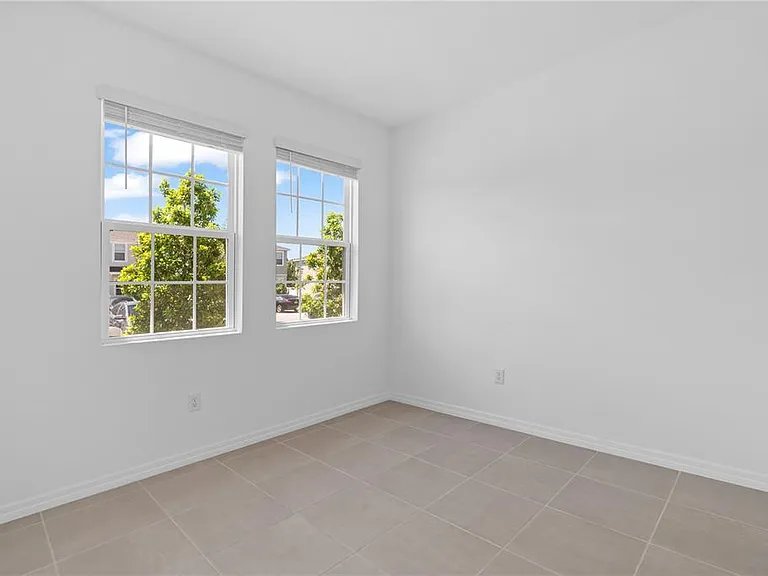 6256 Fairmont Ln — Photo 2