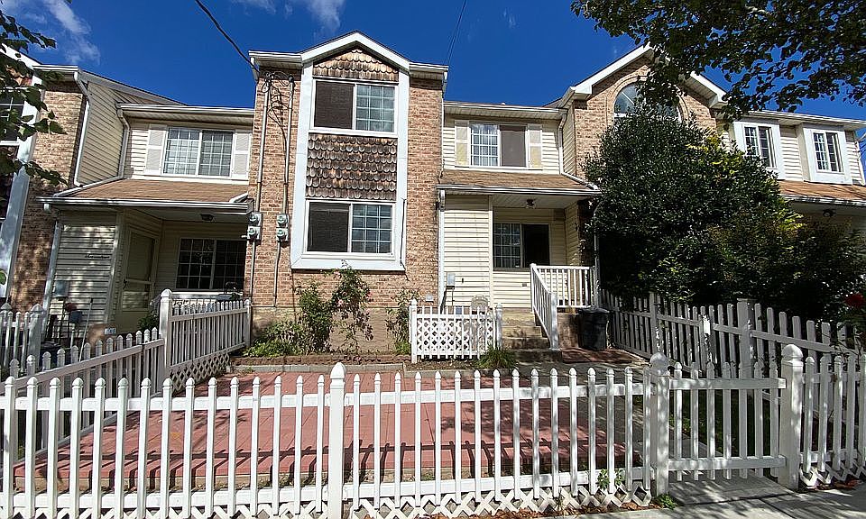 15 Dreyer Ave