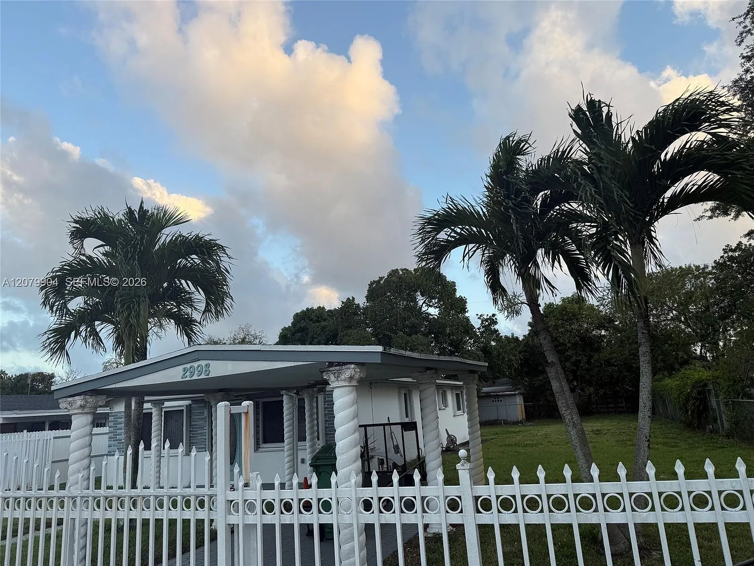 The Tropics Amd — Photo 3