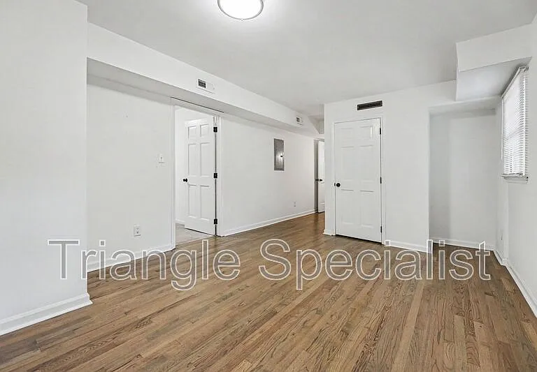 1012 Askham Dr — Photo 7