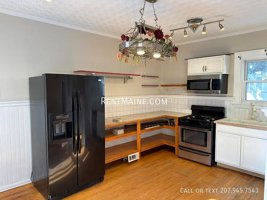 2 bed, $1,600 — Photo 2