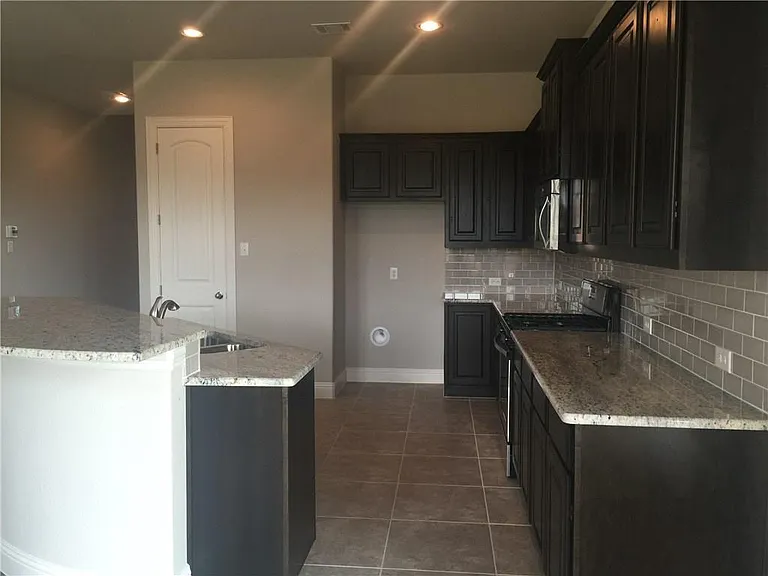 10548 Helen Dr — Photo 7