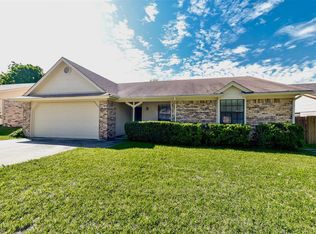 6404 Westridge Dr, Watauga, TX 76148