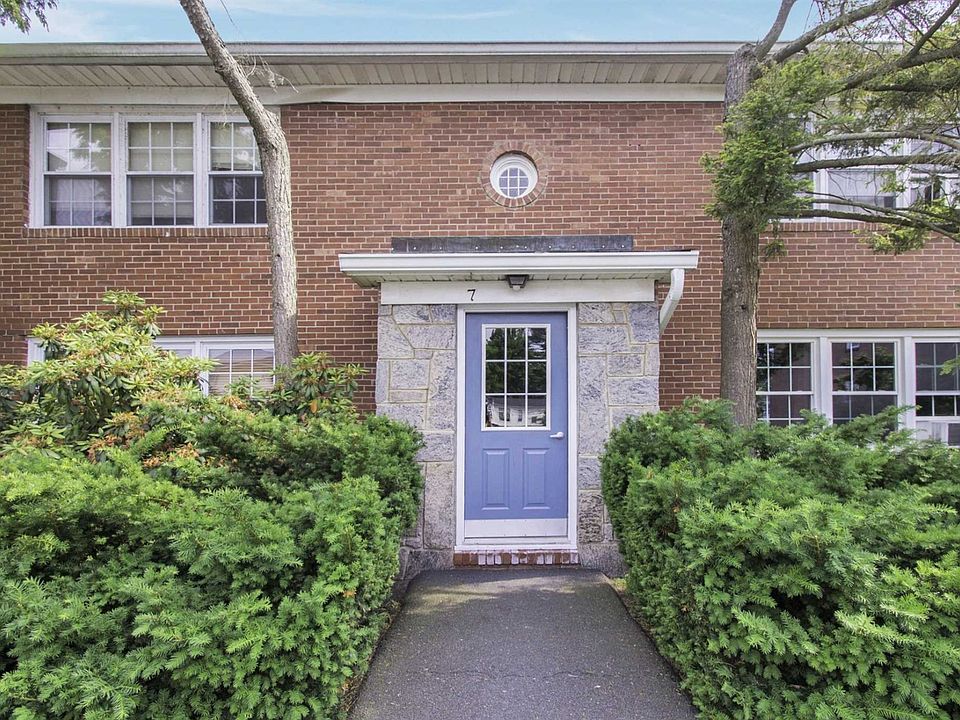 1st image of 7 Huguenot St APT 2