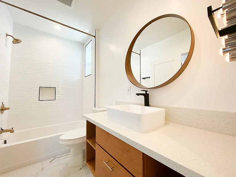 3003 S Cloverdale Ave — Photo 16