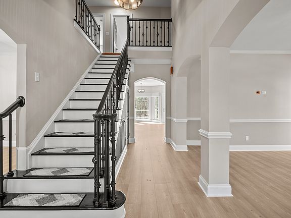 3rd image of 5901 Daria Ct