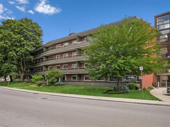 11 Woodman Dr S #102, Hamilton, ON L8K 4E3