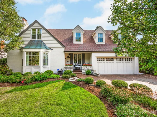 462 Arlington Ave, Glen Ellyn, IL 60137