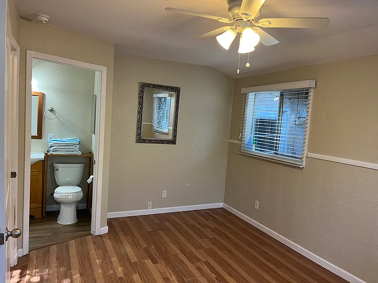 251 Laurel St — Photo 21