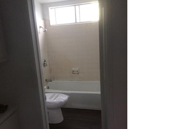 2nd image of 3017 S Bronson Ave