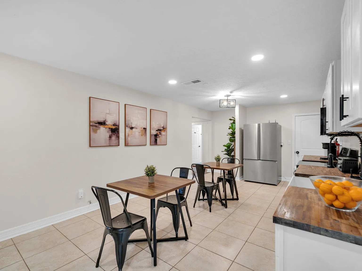 4 bed, 3.0 bath, 2125 sqft, $815 — Photo 3