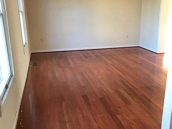 4th image of 1305 Benicia Ln