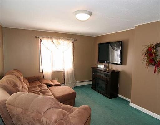 4th image of 31 Oak Ave