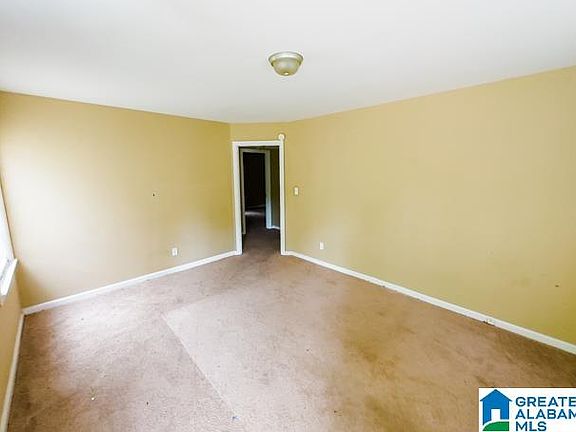 5th image of 34 Wilkes Cir