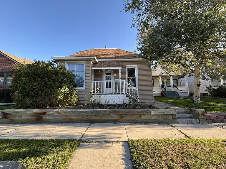 1145 W Platinum St — Photo 1