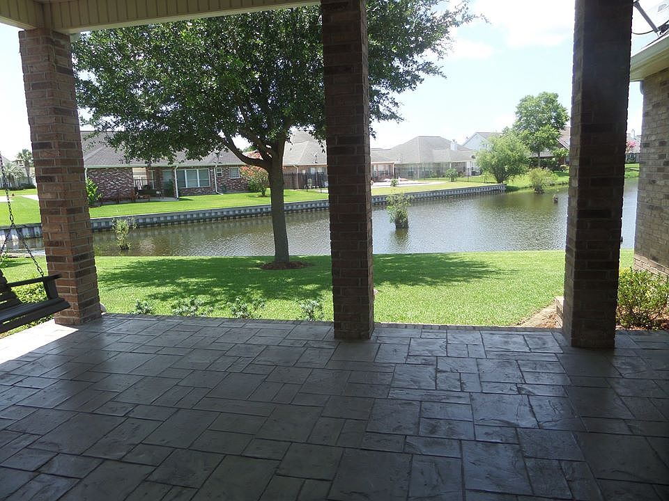 1st image of 128 Lakewood Dr