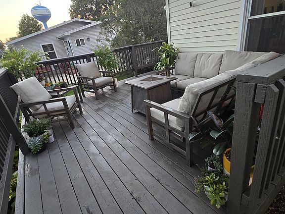 4th image of 320 Pine St