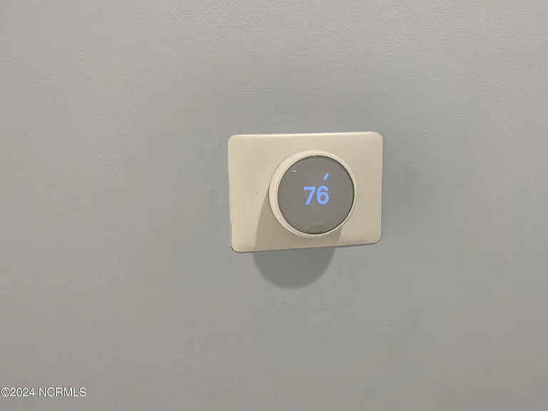 411 Avenshire Ct — Photo 6