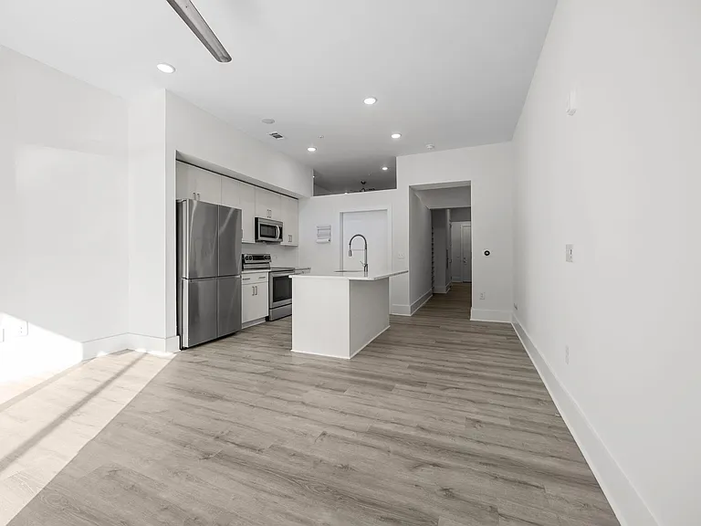 2441 Campus Shore Dr #109-A — Photo 8