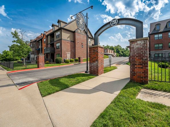 3900 S Lone Pine Ave #H-302