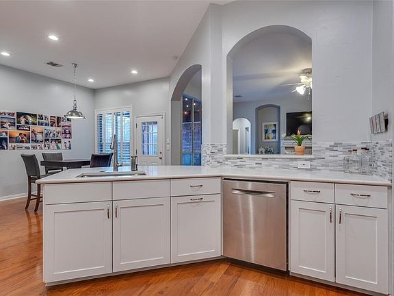 3rd image of 3656 Eden Dr