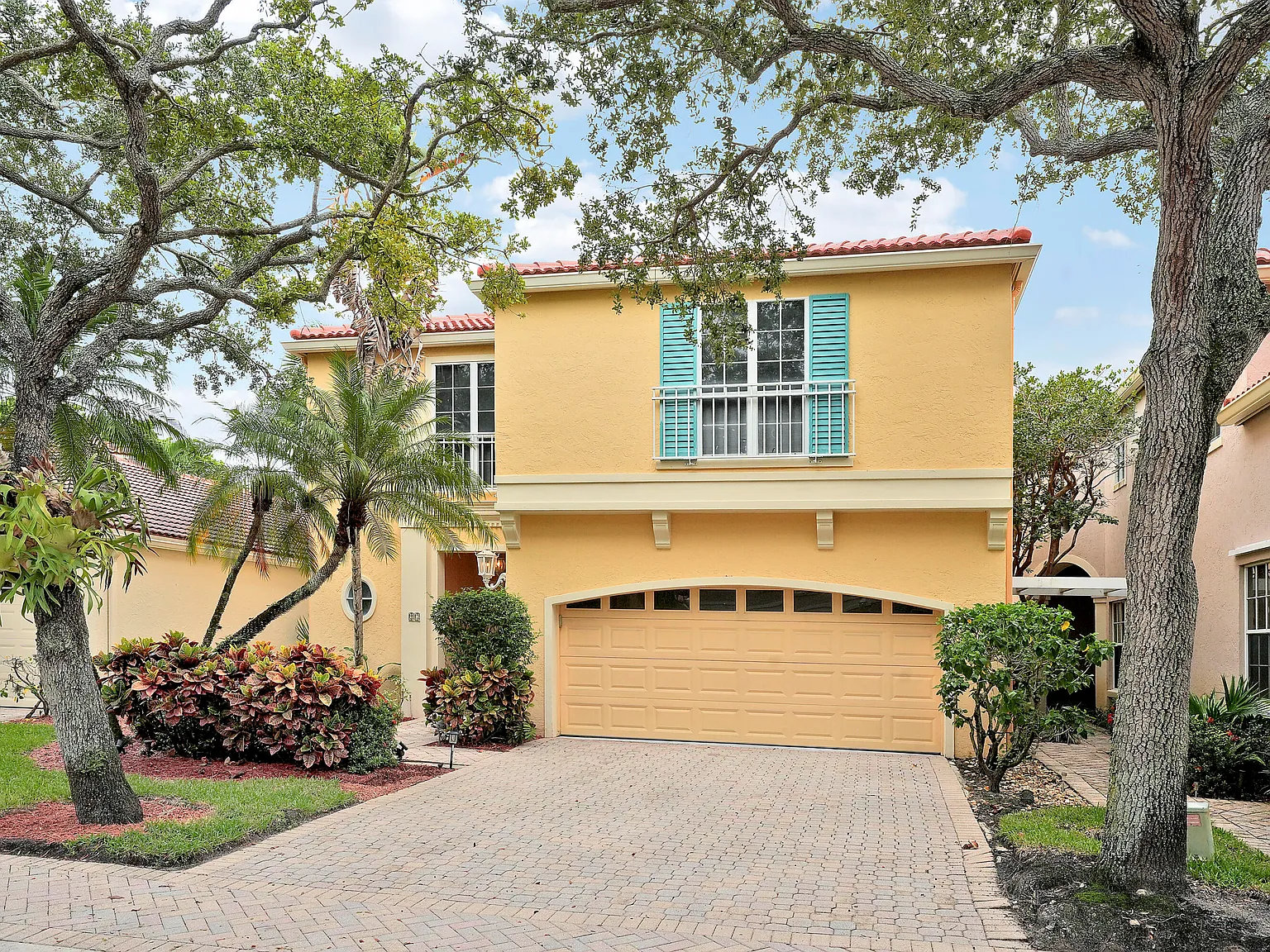 3 bed, 2.5 bath, 2093 sqft, $4,000 — Photo 3