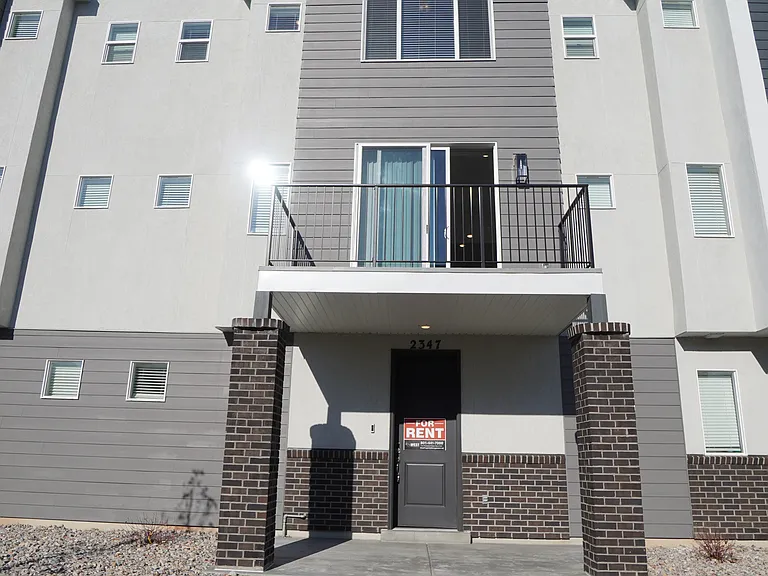 2347 W Jenna — Photo 1
