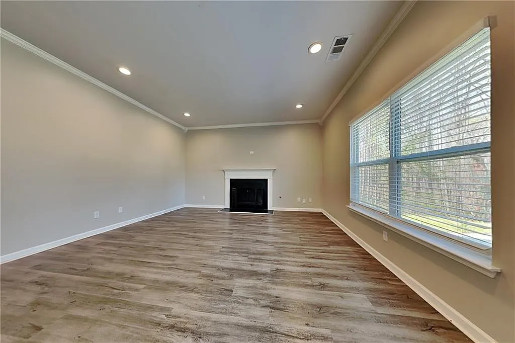 Building Photo - 4341 Ash Tree St