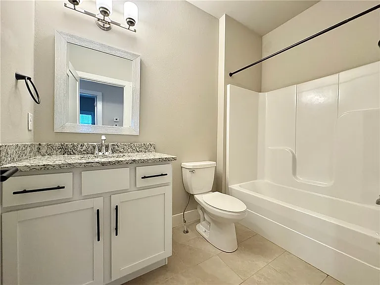 1011 NE Heights Ln — Photo 19