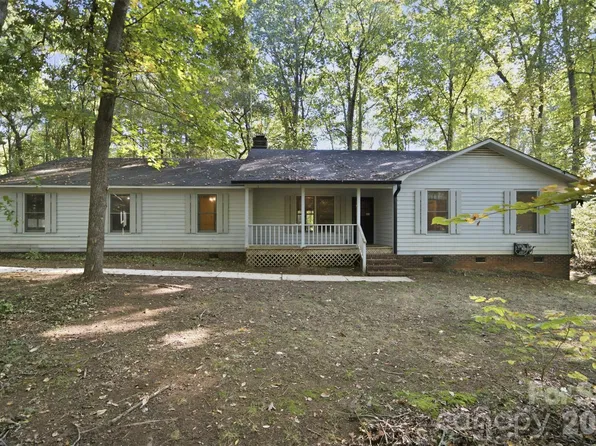 8607 Wellington Ln, Harrisburg, NC 28075