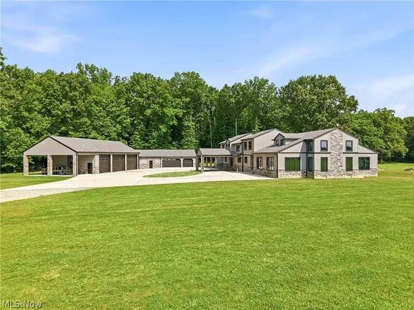2609 Warren Meadville Rd, Cortland, OH 44410