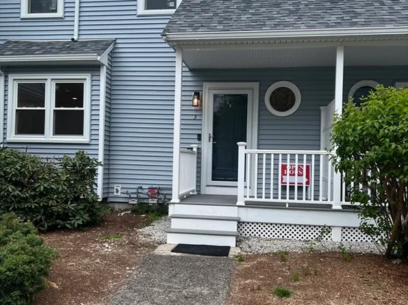 3 Bucky Dr, Bellingham, MA 02019