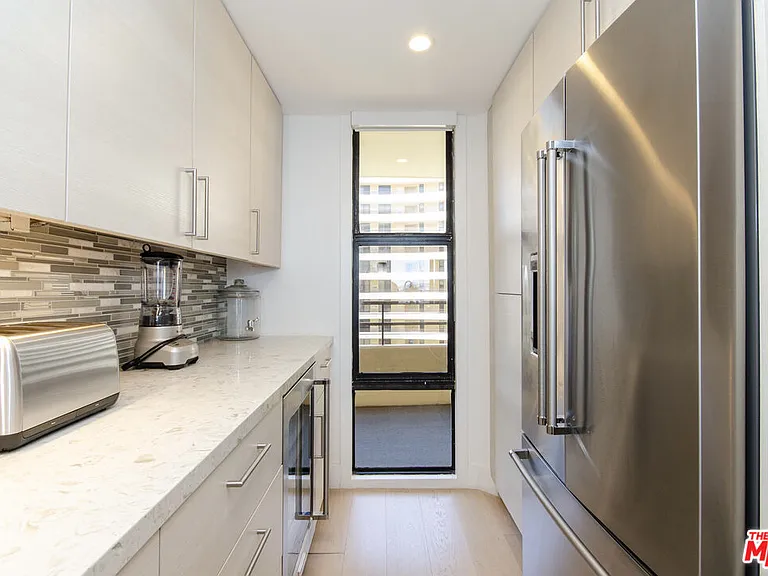 4335 Marina City Dr #642 — Photo 12