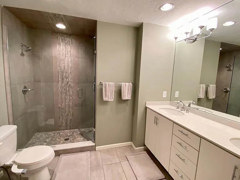410 N Park Ave — Photo 17