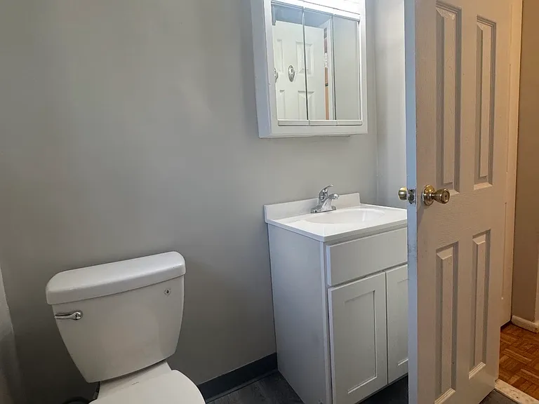 42 Zabriskie St #5 — Photo 4