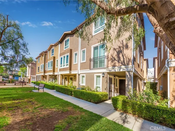 14705 Sherman Way, Van Nuys, CA 91405