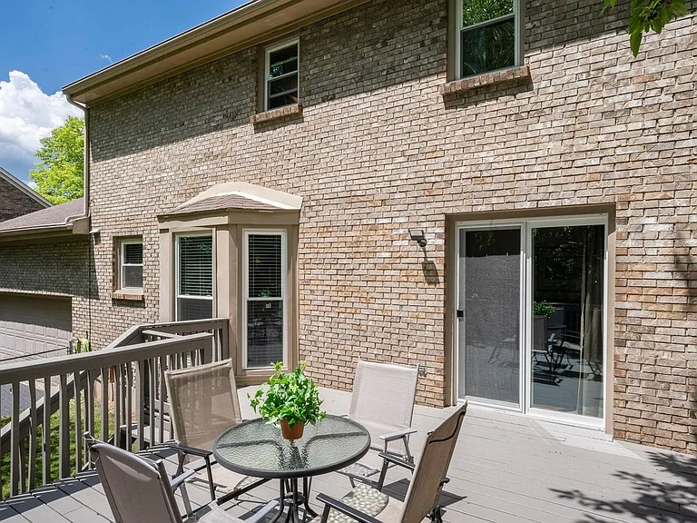 9802 Tamarisk Pkwy — Photo 26