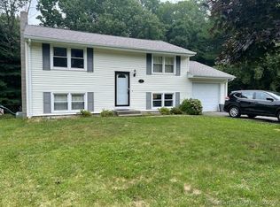 7 Candlewood Dr, Norwich, CT 06360