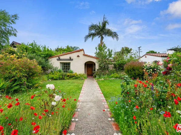 2116 Las Lunas St, Pasadena, CA 91107