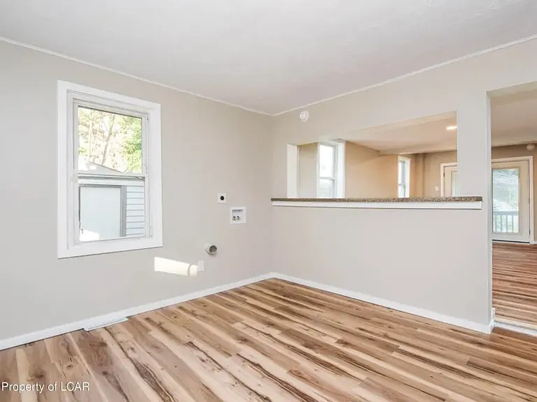 449 Moss St #1 — Photo 3