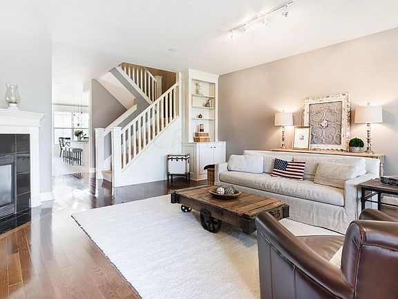 3rd image of 3815 Sunshine Ct