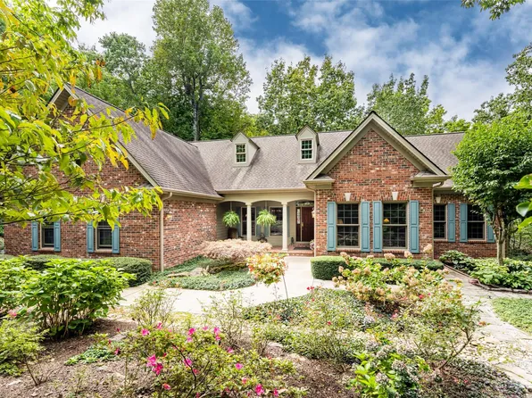 361 Kenmure Dr, Flat Rock, NC 28731