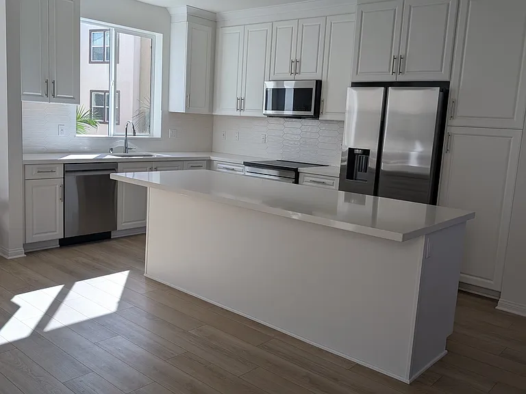 2430 E Lincoln Ave #6 — Photo 8