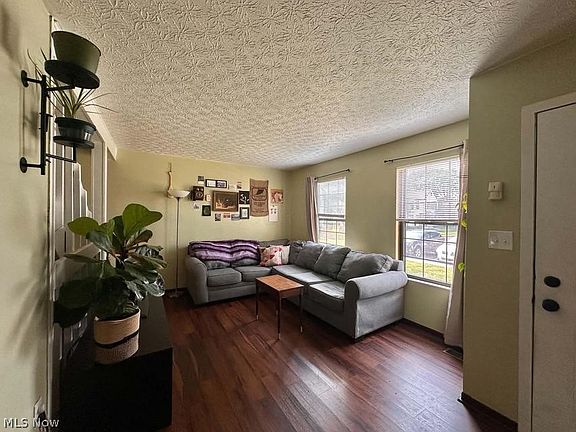 2nd image of 2295 Laurelwood Dr