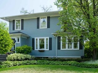 333 River Bluff Rd, Elgin, IL 60120