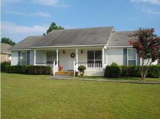 104 River Oaks Dr, Fairhope, AL 36532