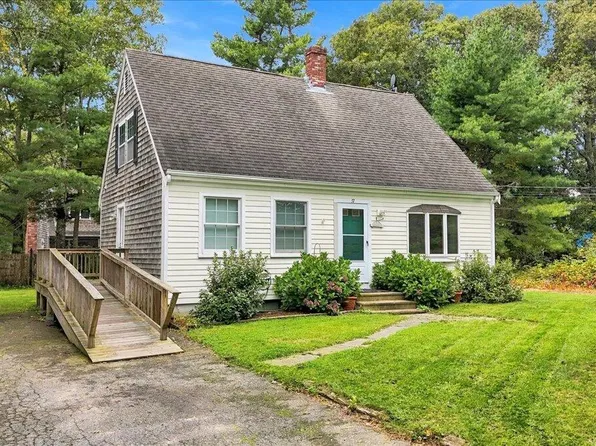 37 Gooseberry Lane, Marstons Mills, MA 02648