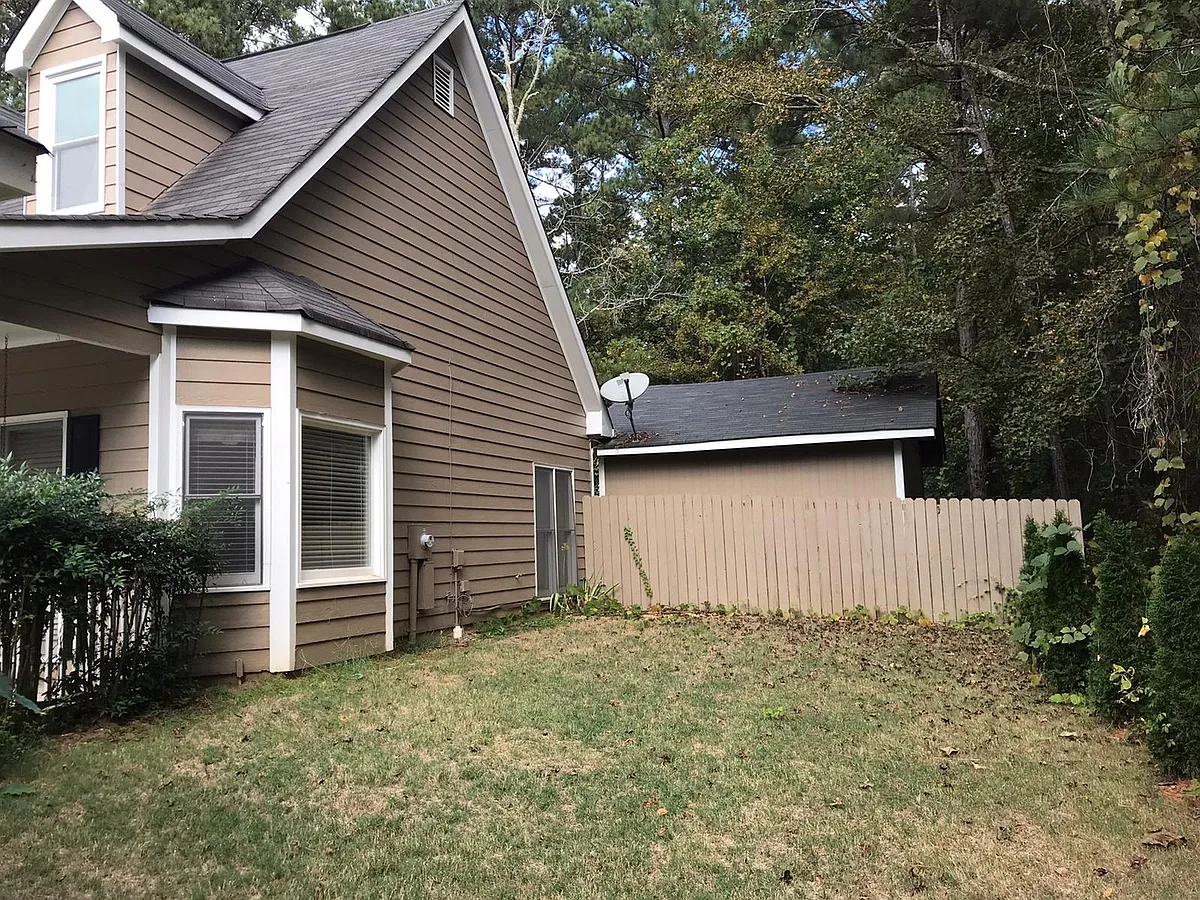 Building Photo - 50 Hardwood Dr